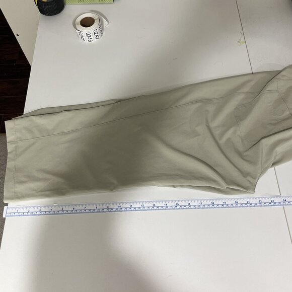 Pantagonia Beige Quick-Dry Lightweight Capris Women's Size 12 - Picture 10 of 11